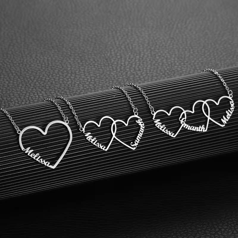 Engraved Name Necklace - Collier personnalisé avec nom en forme