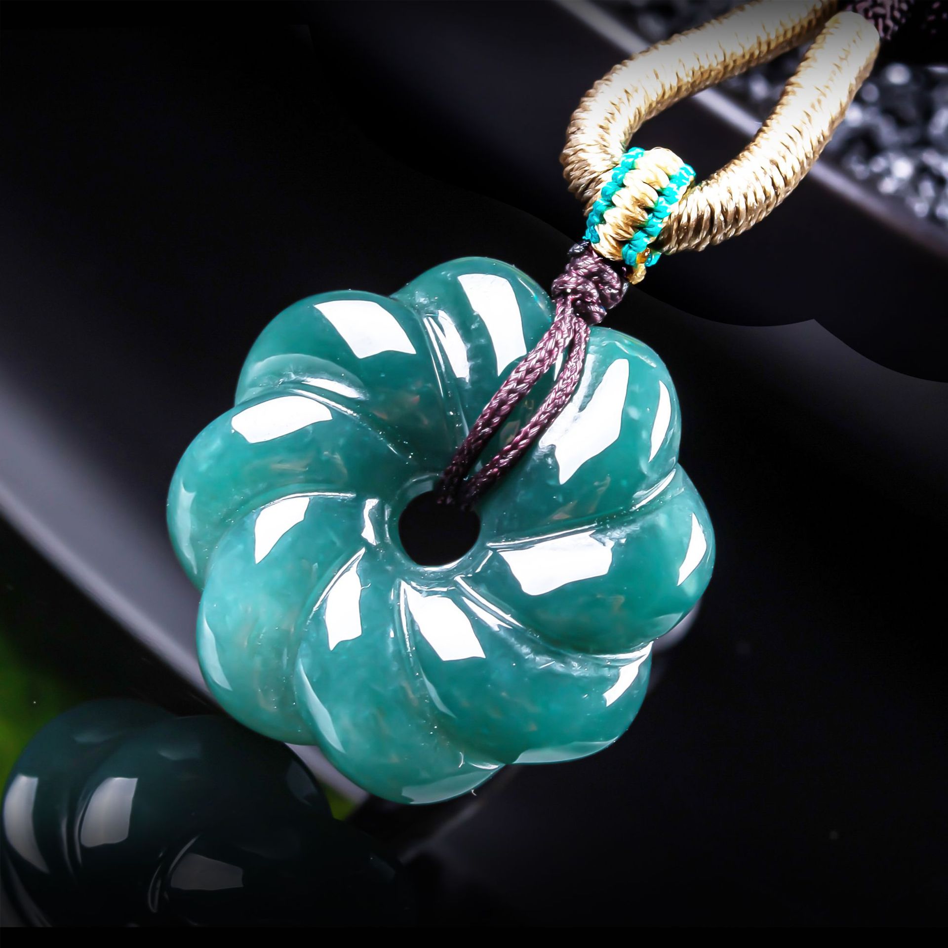 Collier avec pendentif en jade - Jewelry & Watches Store avis et prix